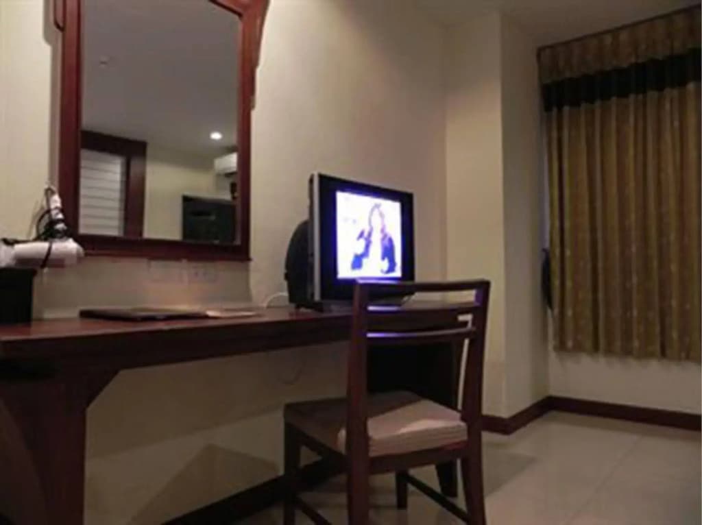 Crystal Palace Pattaya Hotel - photo 6