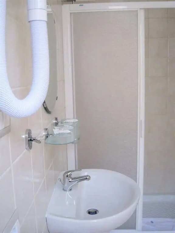 Fawlty Towers - photo 6