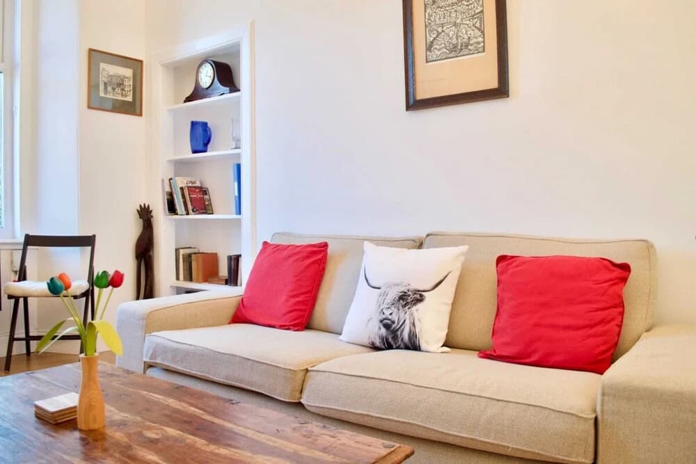 Bright And Comfortable 2 Bedroom Flat - photo 6