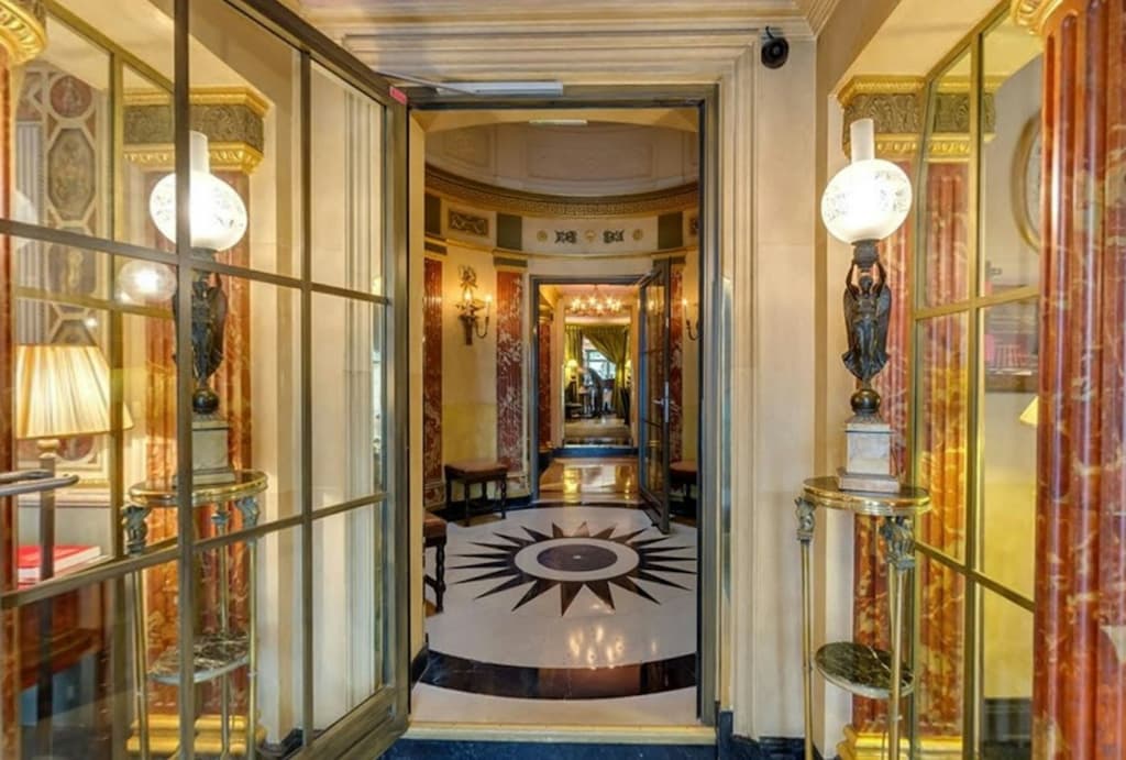 L'Hotel - photo 40