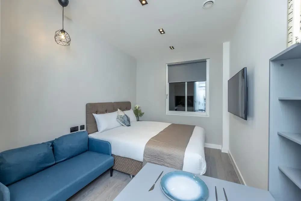 Diff-Rent Living - photo 3
