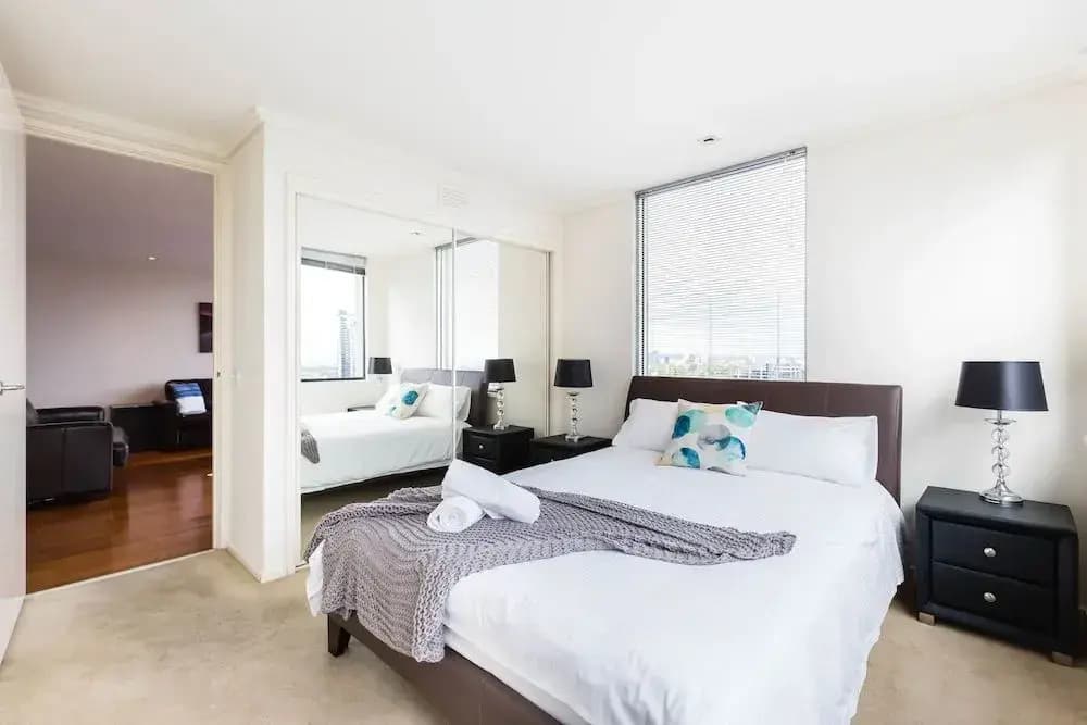 MORGAN, 2BDR Southbank Apartment - photo 4