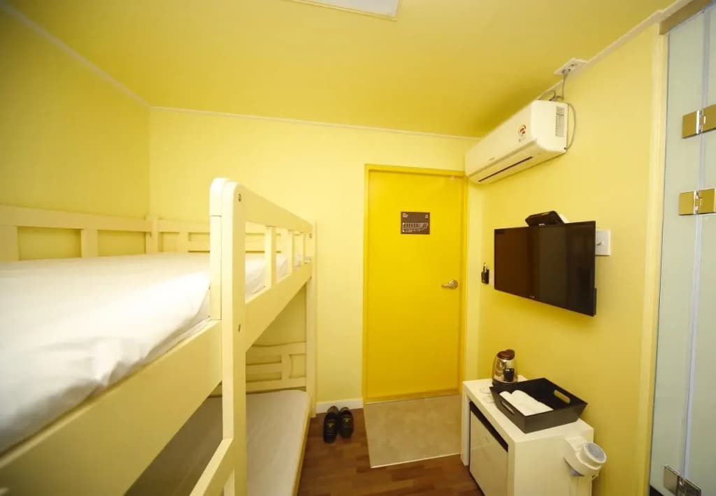 24 Guesthouse Sinchon Avenue - photo 3