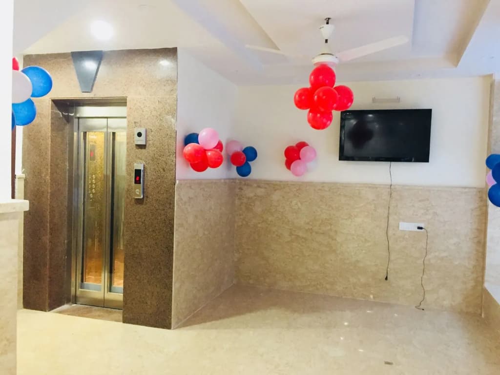 Hotel Tushar Continental - photo 10