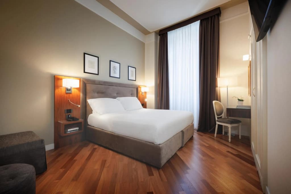 Hotel Embassy - photo 24