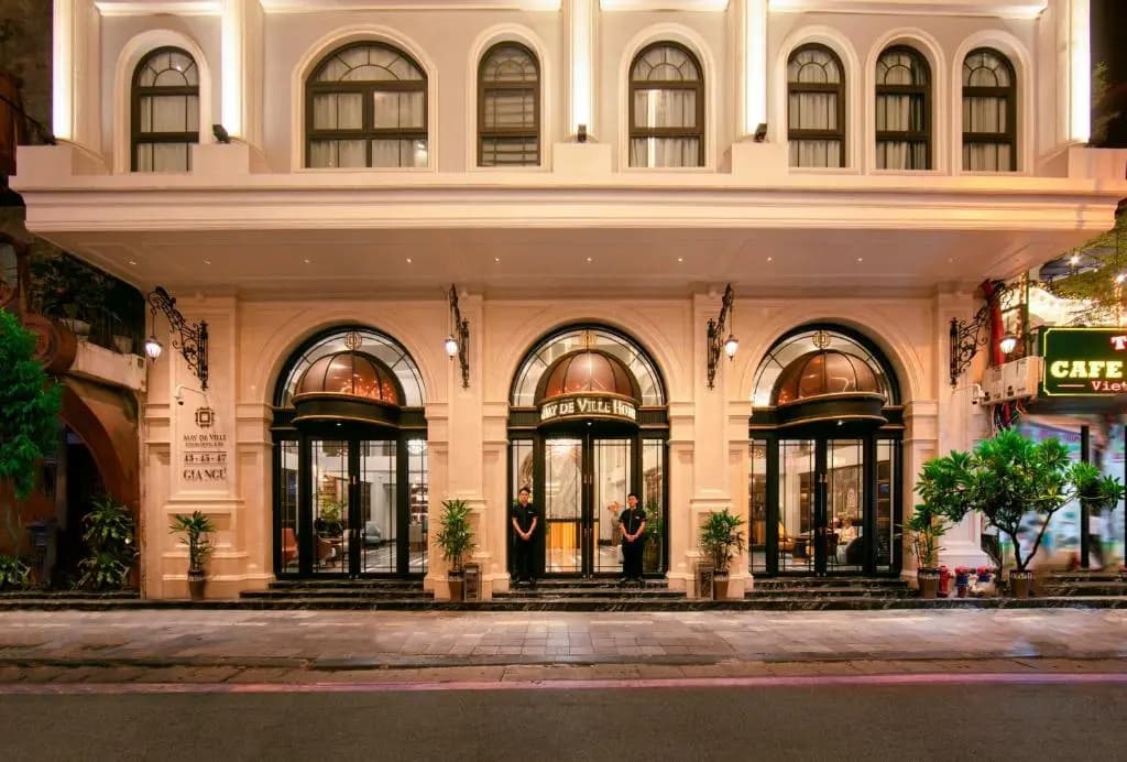 May De Ville Lakeside Hotel - photo 27