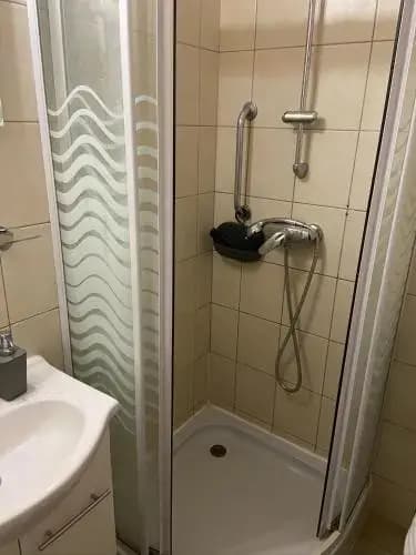 Guest Rest Studio Apartments - photo 9