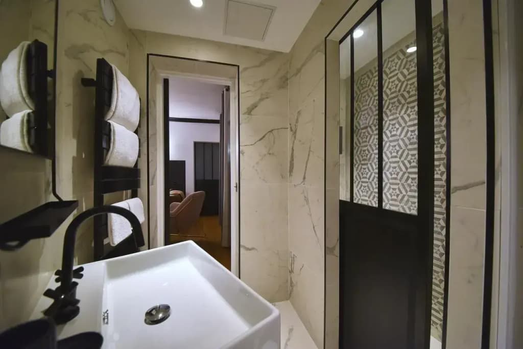 Madrigal hotel - photo 11