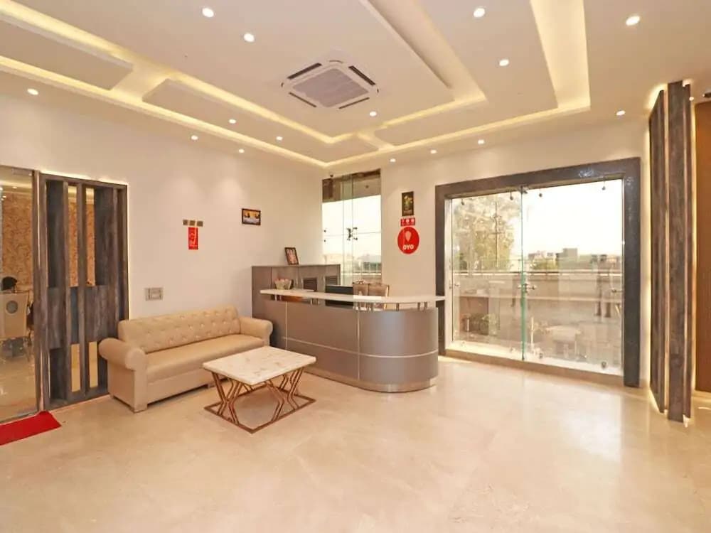 C Pearls Hotel  Banque by OYO Rooms - photo 15