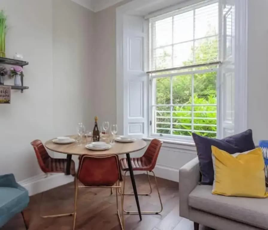 City Centre 2 BED 2 Bath Apartment - photo 4