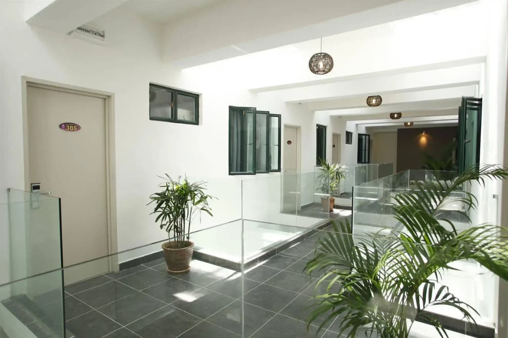 Iris Garden Hotel - photo 9