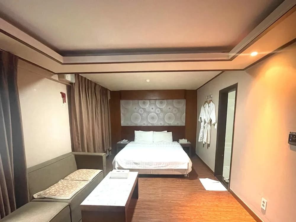 Jahamun Hotel - photo 3