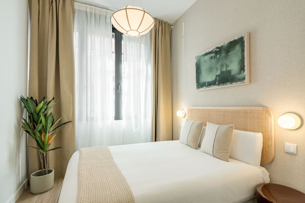 The Madrid Studios by Charming - photo 7