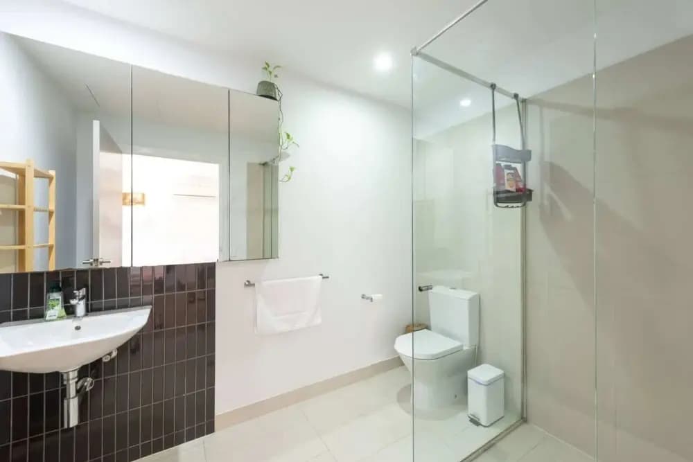 Cozy 1bed Unit in Leafy Carlton - 10 Mins From CBD - photo 4