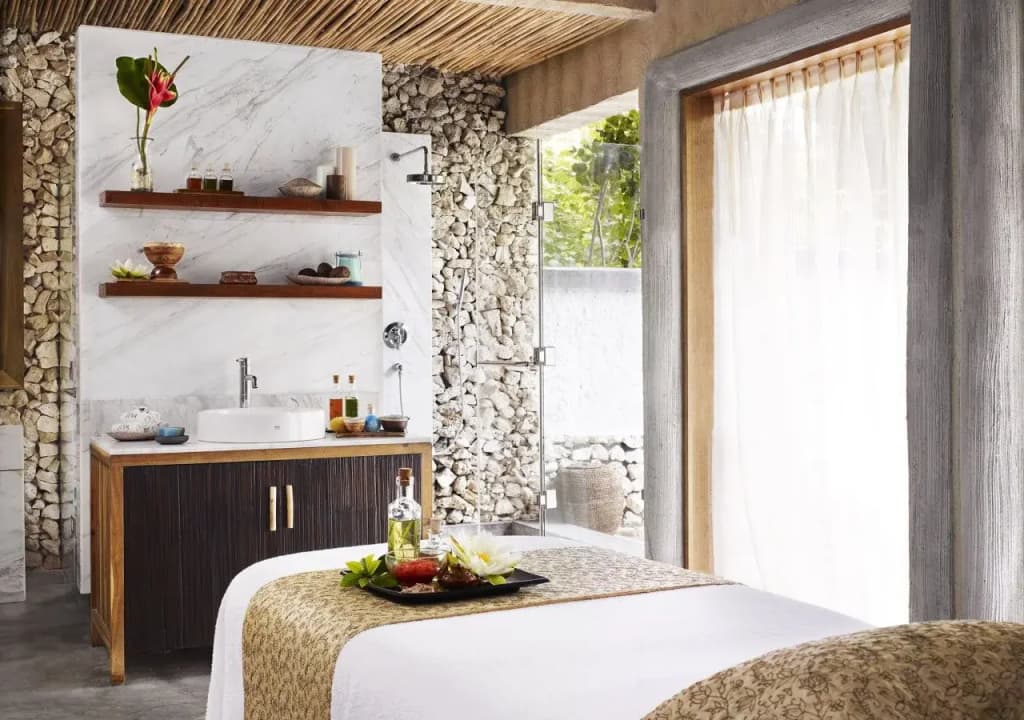 Taj Coral Reef Resort & Spa - photo 6