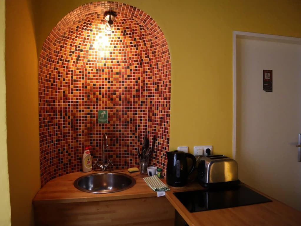 Charles Bridge Economic Hostel - photo 17