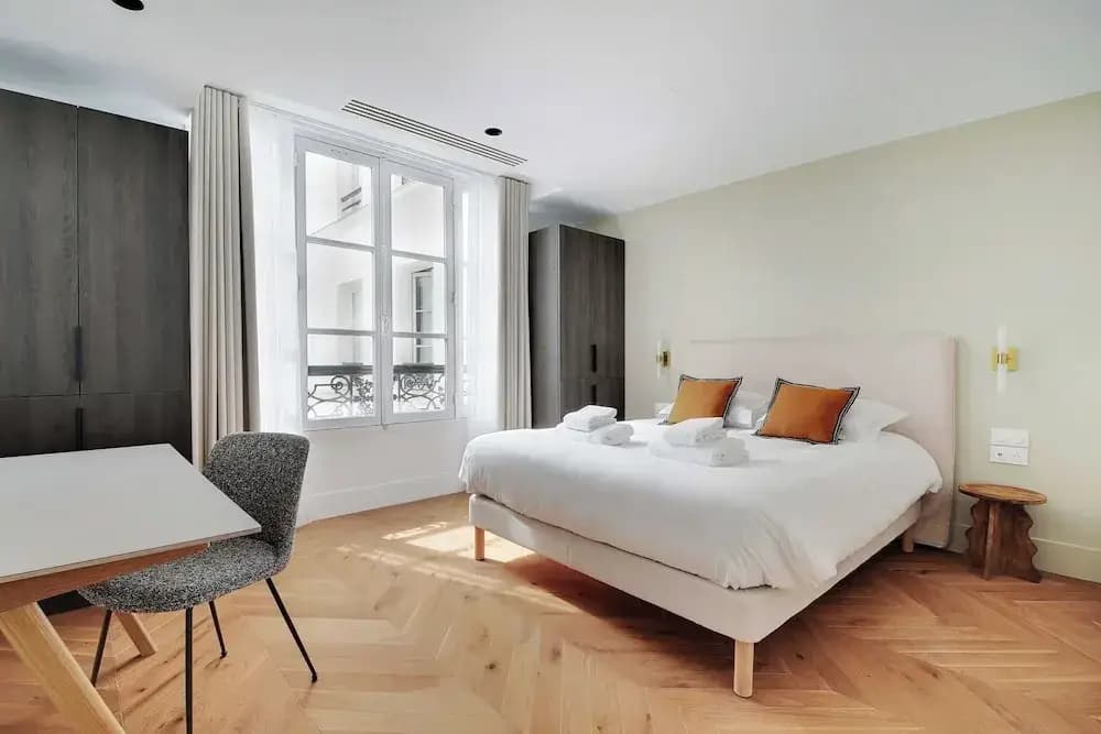 Apartment for 8 People in Madeleine - photo 2