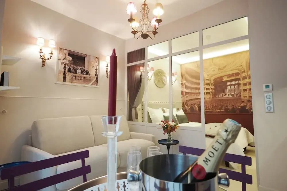 Palais Royal ChicSuites - photo 2