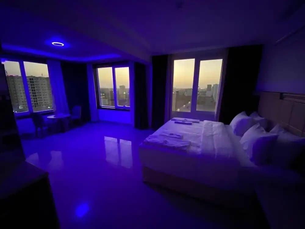 Diamond Star Hotel - photo 6