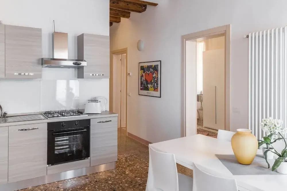 Accademia Charm Apartments - photo 17