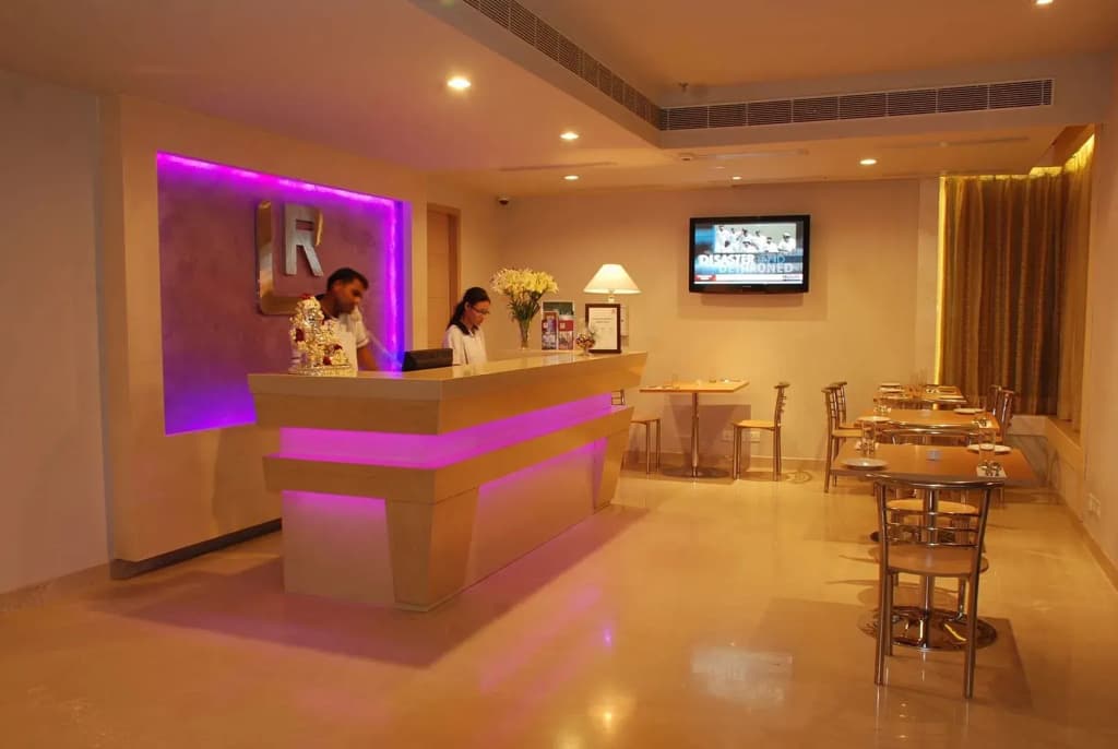 Sarovar Portico Naraina Delhi - photo 25