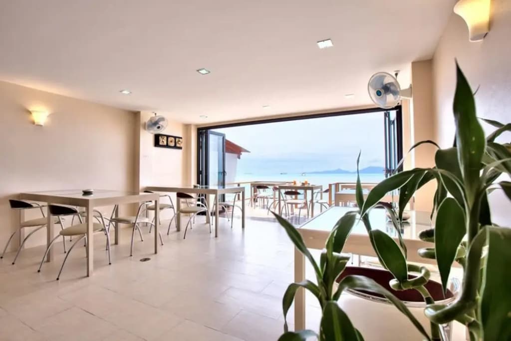 Riviera Beach Hotel - photo 8