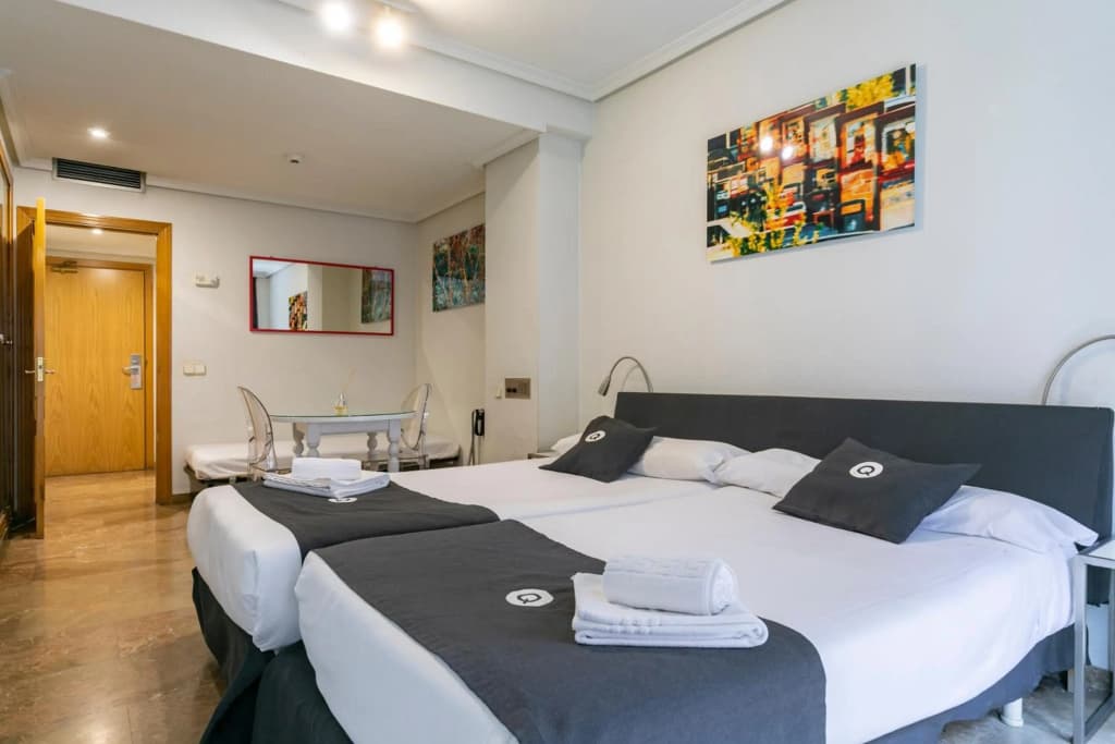 Quo Eraso Aparthotel - photo 35