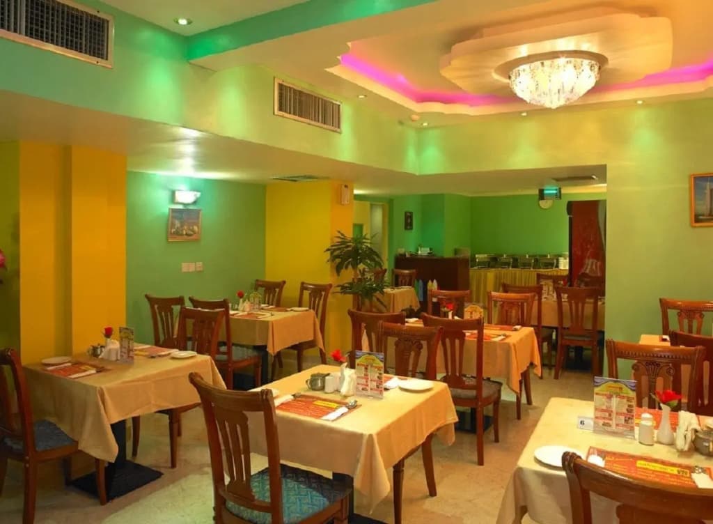 Phoenicia Hotel - photo 8