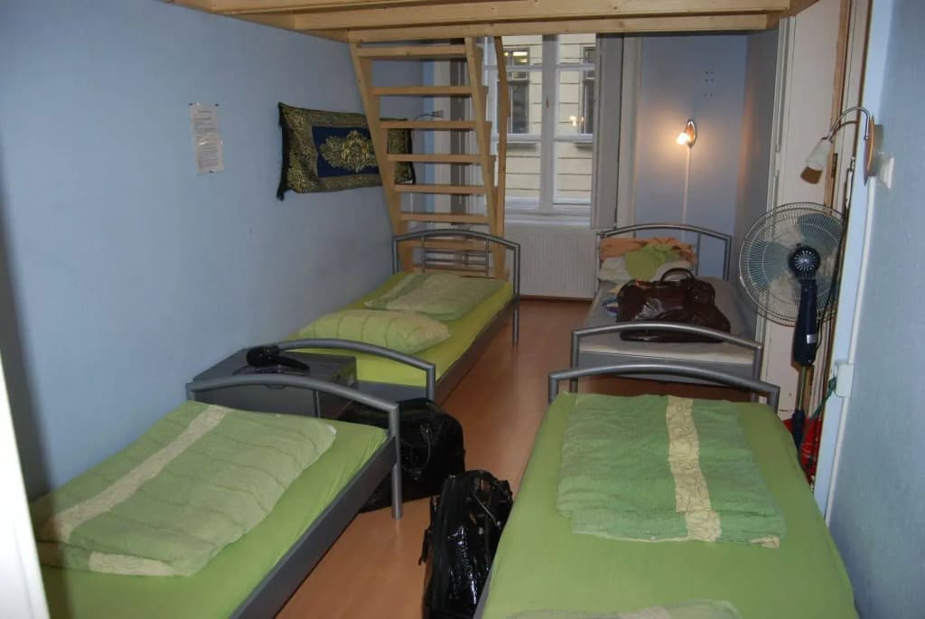 Budapest Centrum Hostel - photo 4