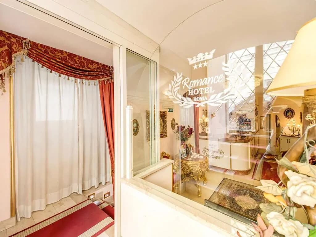 Domus Colosseo Hotel - photo 18