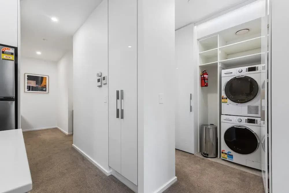 Remarkable 3-bed With City Views & Swimming Pool - photo 9