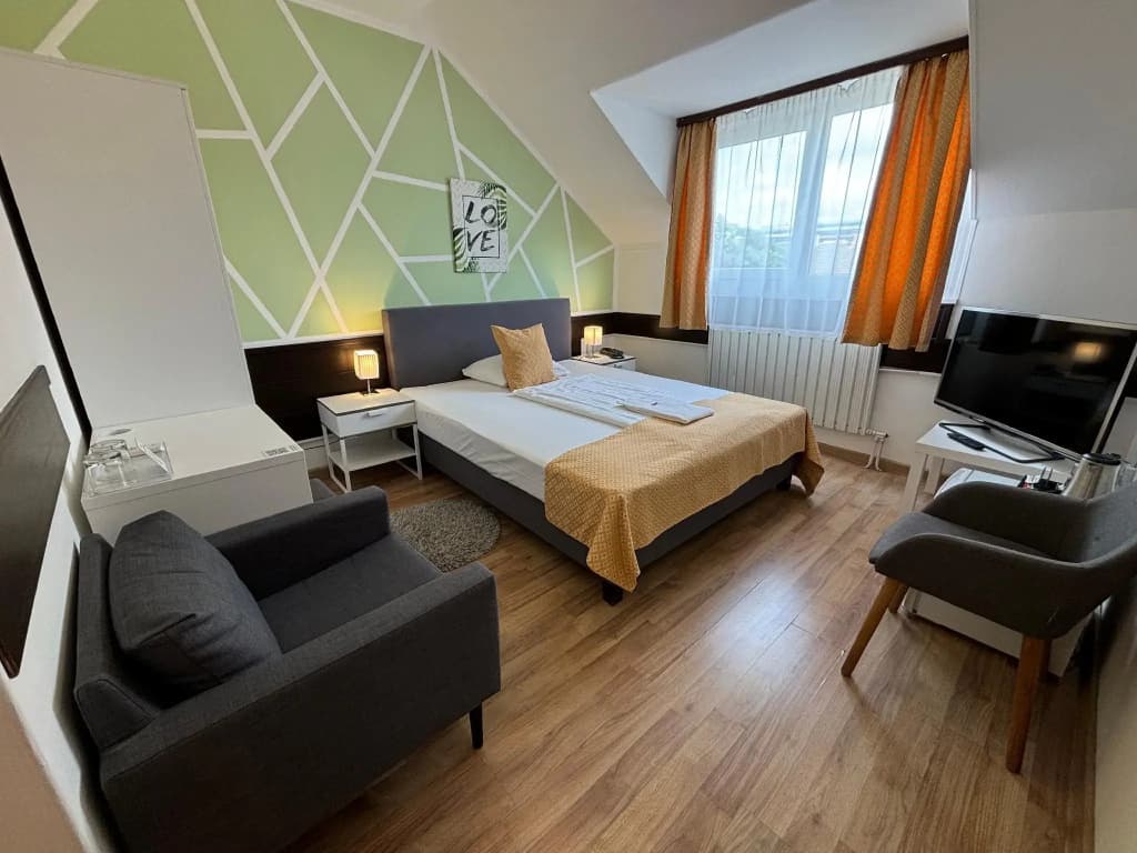 Hotel Gloria Budapest City Center - photo 25