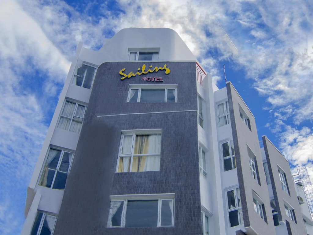 Sailing Hotel - main photo
