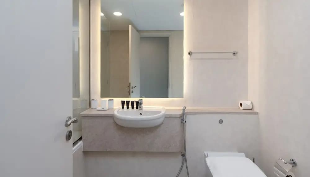 Pristine Difc 2BR w Pool Gym - photo 26