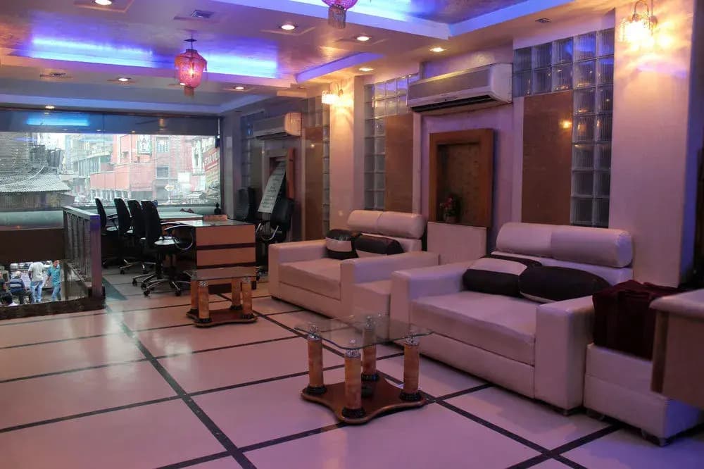 OYO Premium Paharganj - photo 13