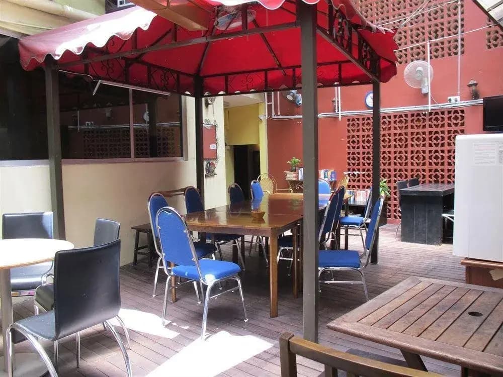 Paradiso Guesthouse - photo 22
