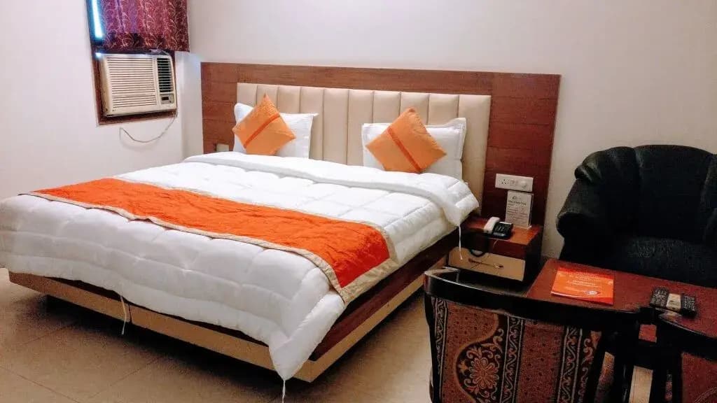 Modesty Hotel - photo 4