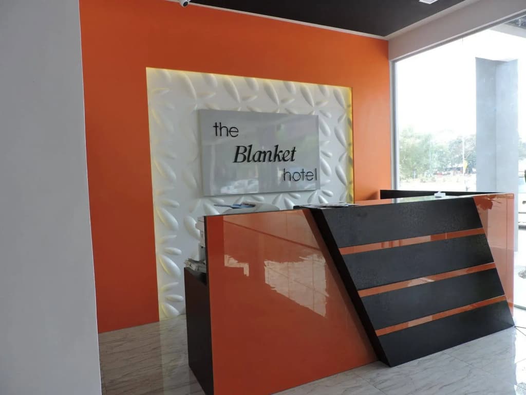 The Blanket Hotel - photo 5
