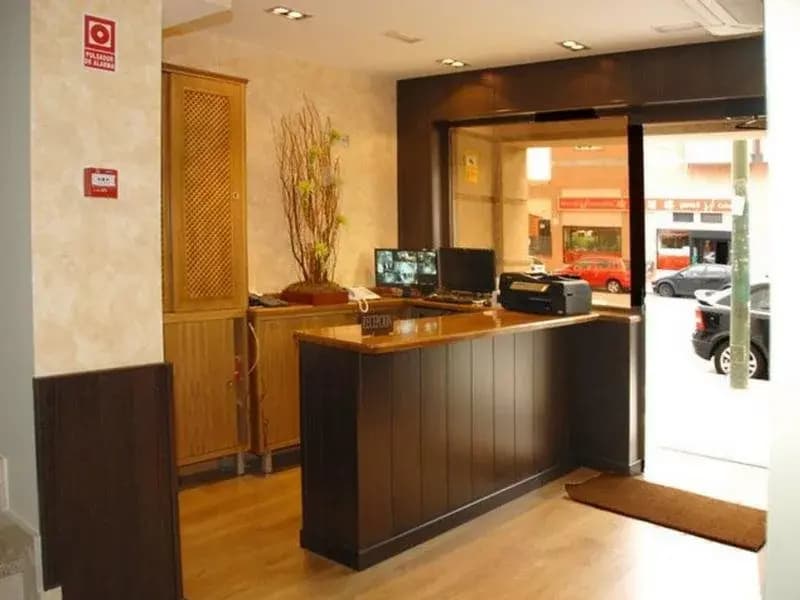 Hostal Avenida Barajas - photo 19
