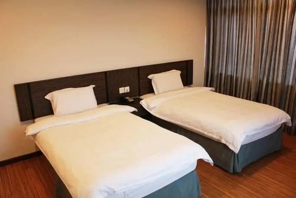 Stay Inn Hotel - photo 4