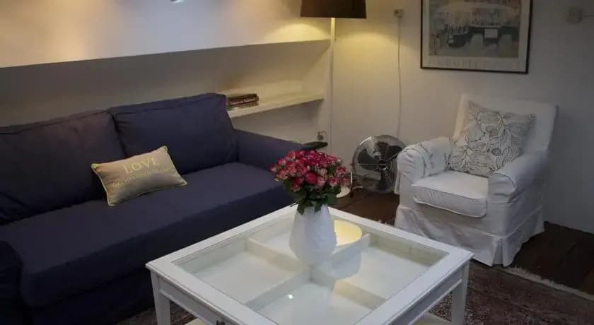 The Burret Houseboat - photo 7