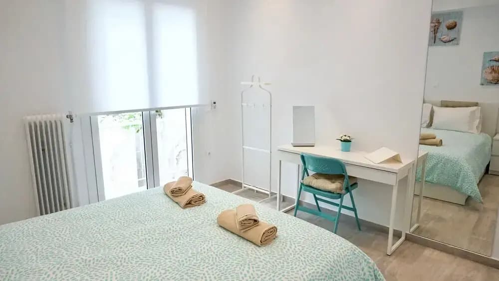 Minimal Fresh Design Apt in Athens - photo 5