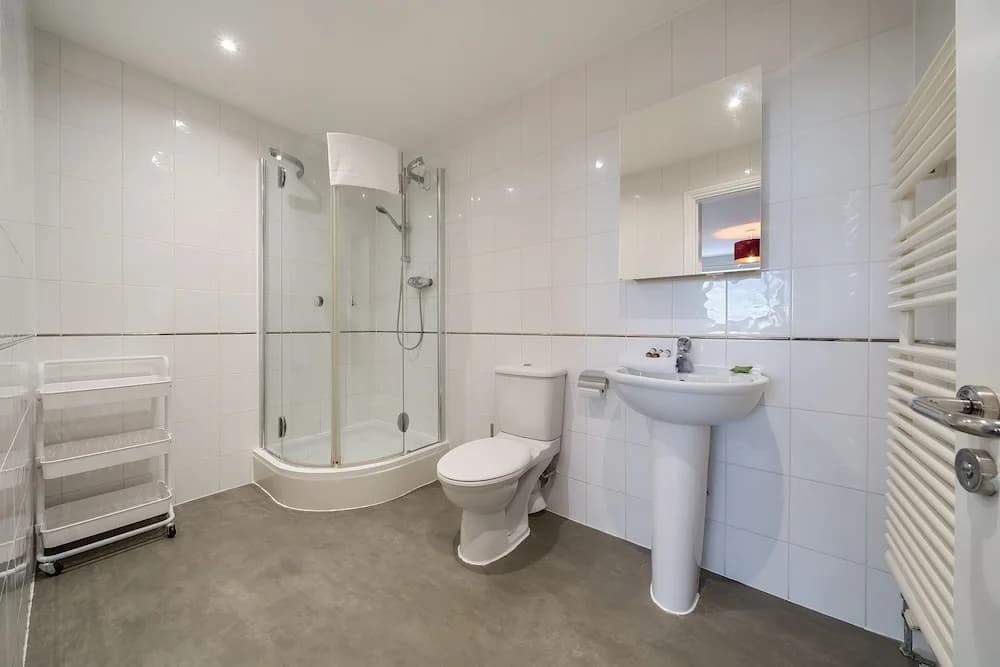 Roomspace -The Courtyard Penthouse - photo 9