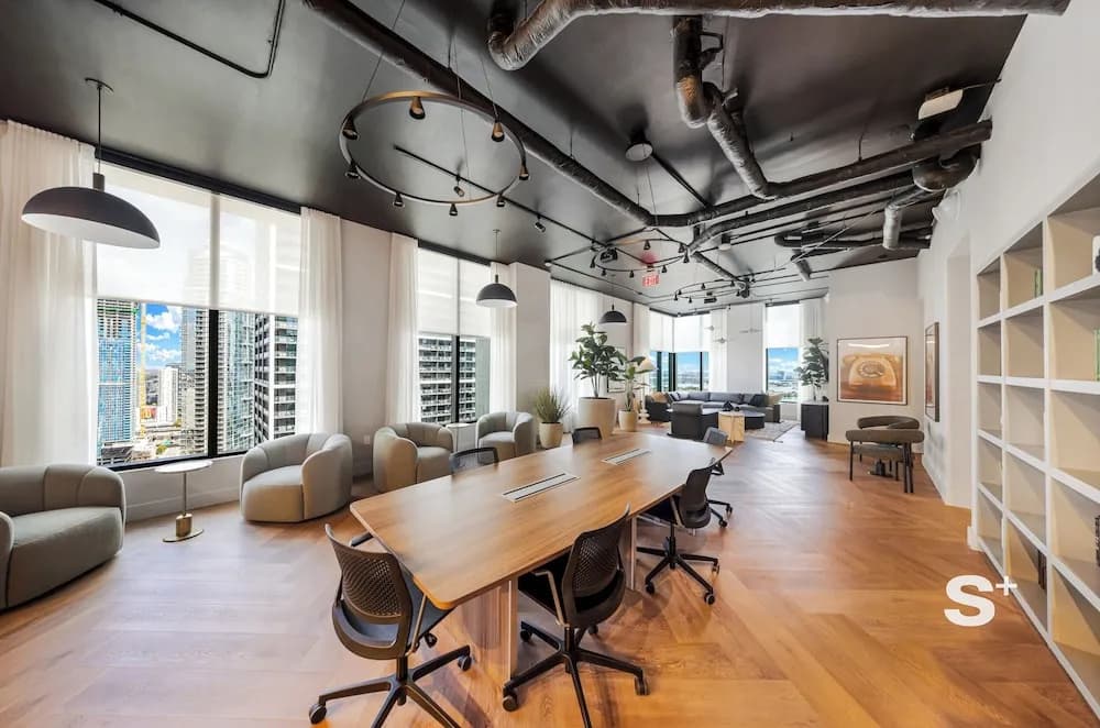 Cozy & Spacious Studio - City Views - photo 10