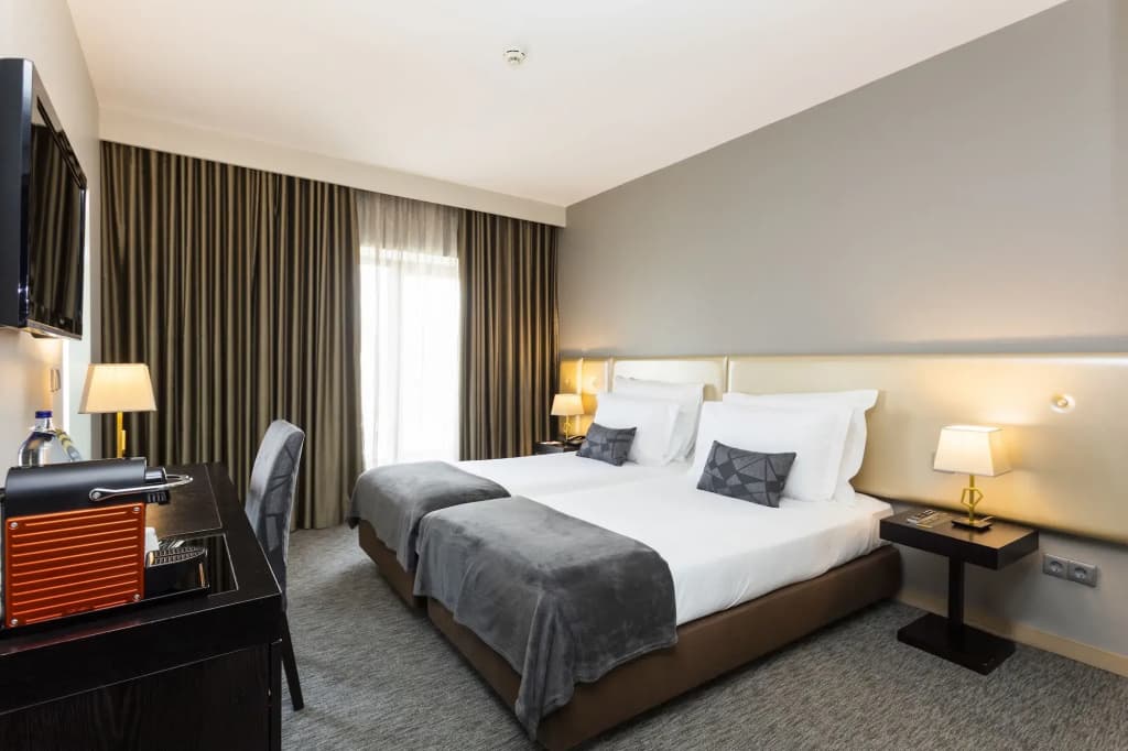 Czar Lisbon Hotel - photo 33