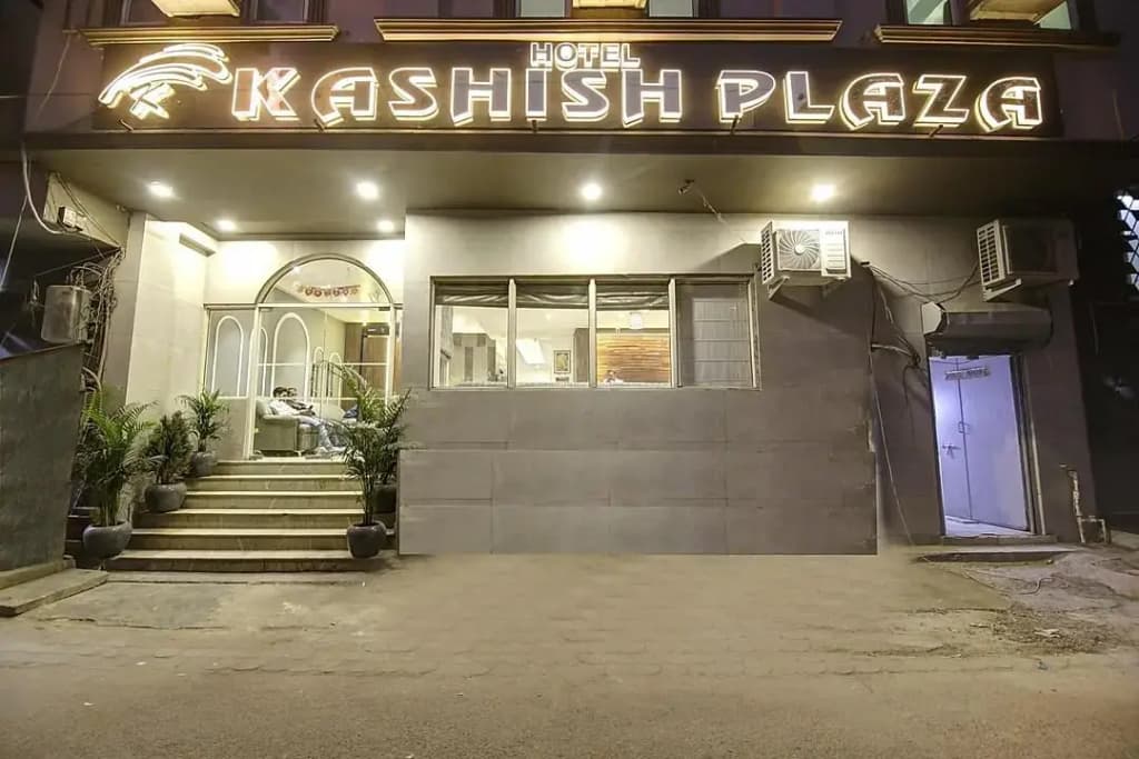 Hotel Kashish Plaza - photo 1