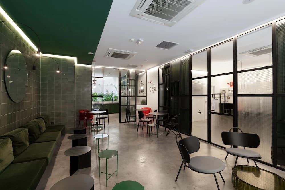 2060 The Newton Hostel & Market - photo 16