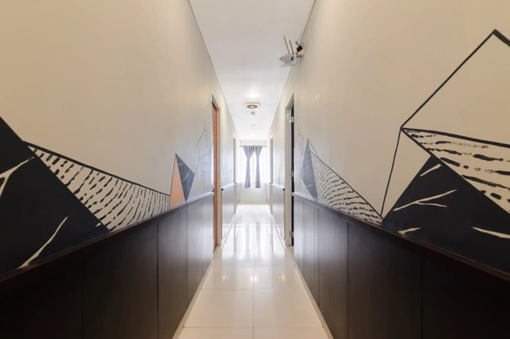 RedDoorz Plus near Grand Indonesia Jakarta - photo 20