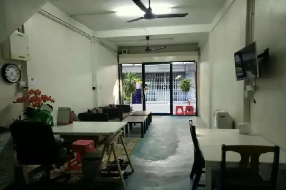 First Inn On Nut - Hostel - photo 6