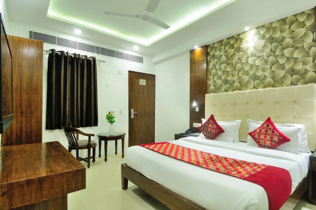 Hotel Yuvraj Deluxe - photo 5